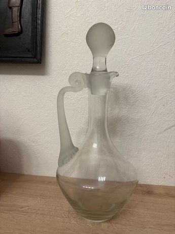 Carafe en verre soufflé marron