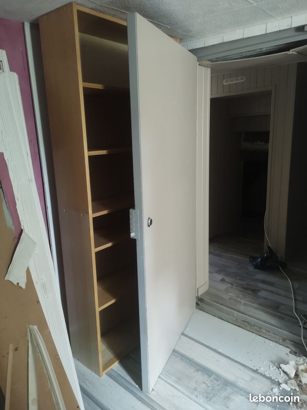 Porte blindée avec encadrement et deux clés (image 4)