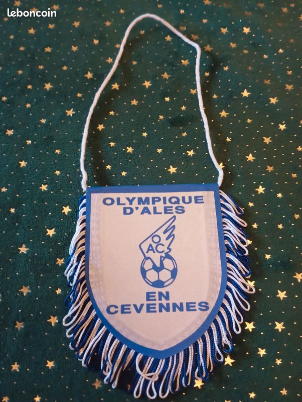 Petit Fanion Olympique D'Alès En Cévennes – Club De Foot – Vintage