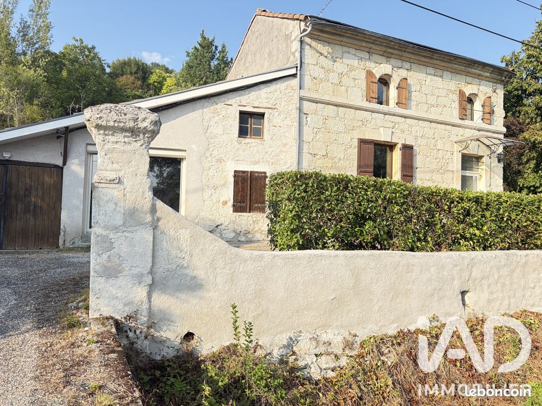 Maison 6 pièces 183 m² · à Saint-Romain-le-Noble · 183 m² · 225 000 €
