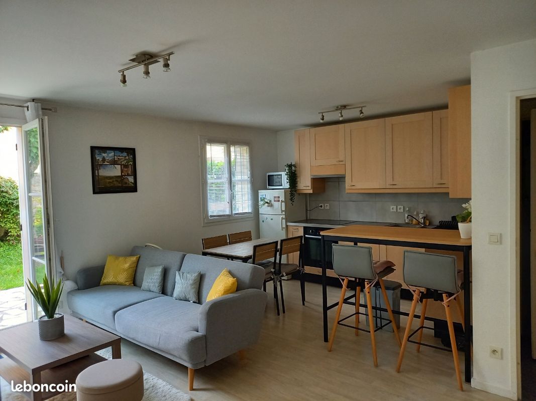 Parking 2 pièces 42 m² · à Guignes · 42 m² · 1 000 €/mois
