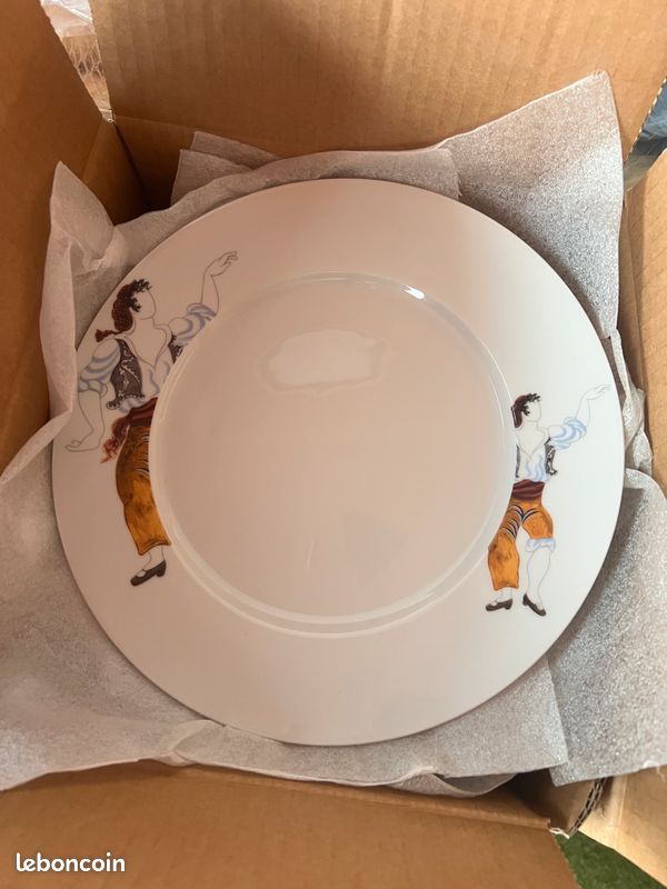 Assiettes en porcelaine (image 1)