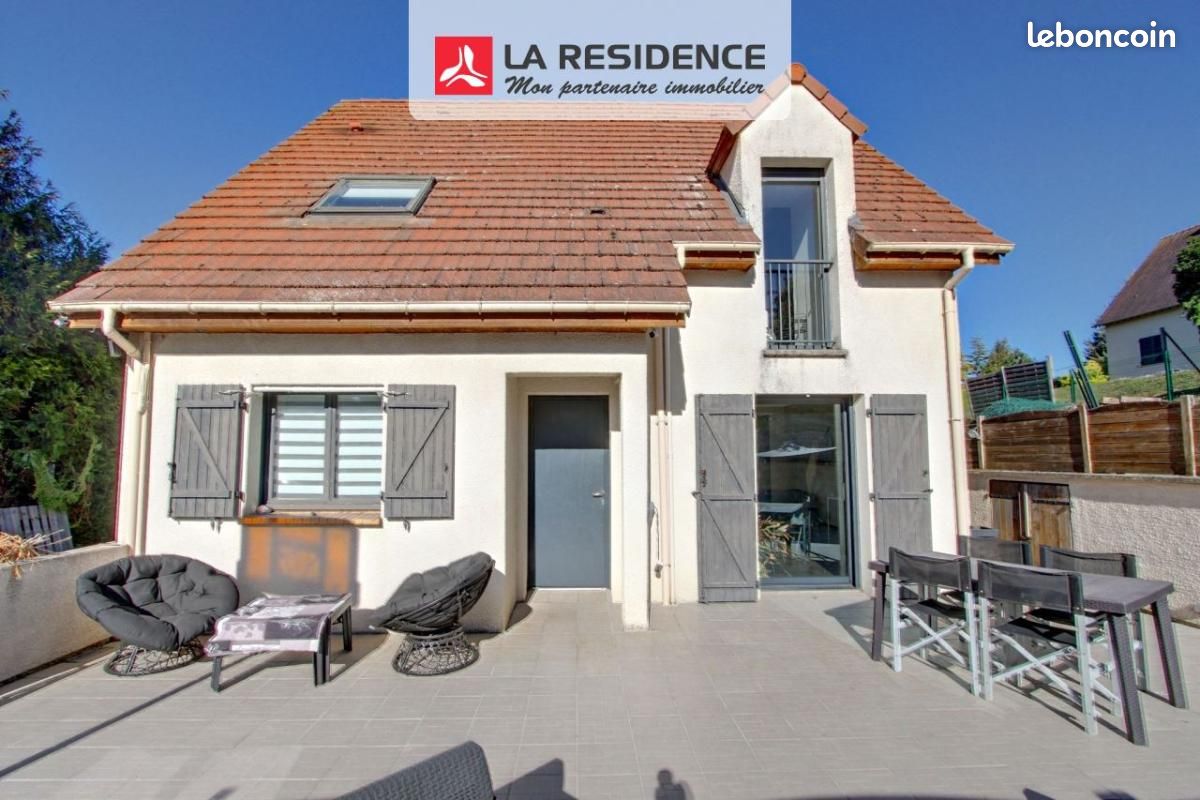 Maison 6 pièces 175 m² · à Saint-Pierre-de-Bailleul · 175 m² · 350 000 €