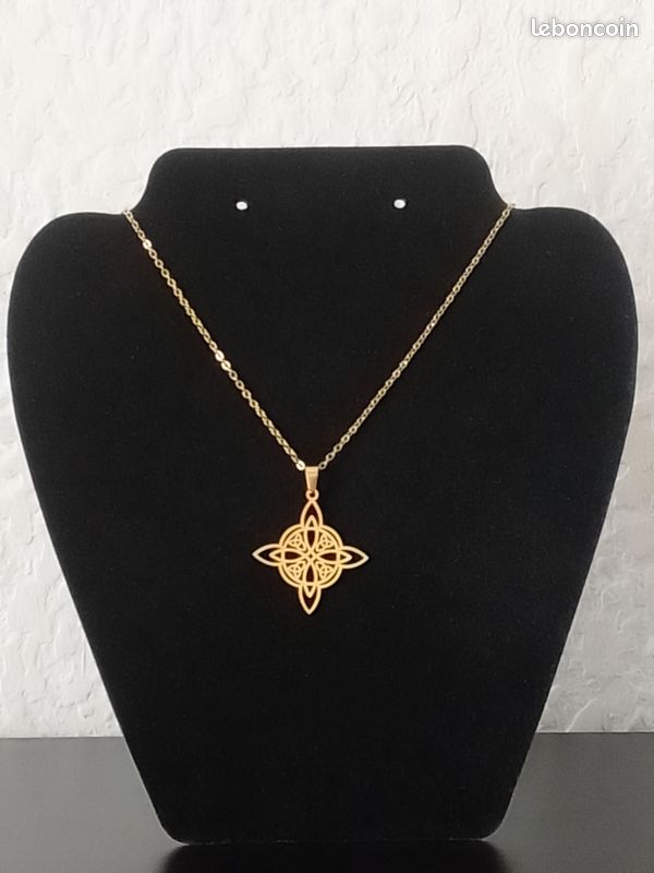 Collier Long Pendentif Grand Nœud Celtique Argenté - 79 Cm - Style Ethnique Déclaration