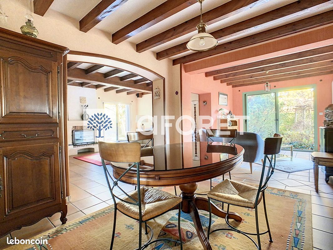 Maison 6 pièces 169 m² - Bressuire 79300 (image principale 2)