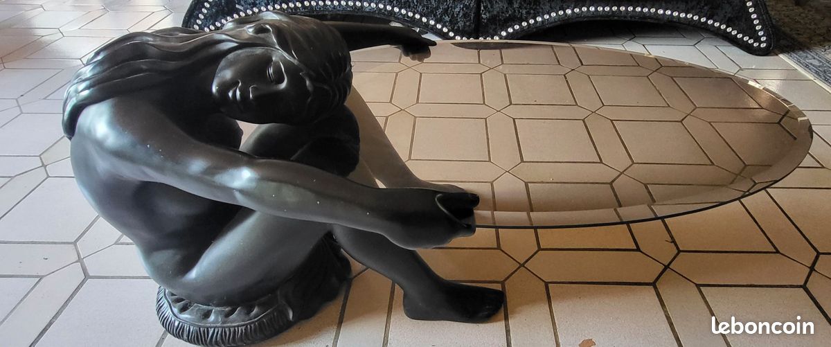 Table basse vintage sculpture femme nue drapée et plateau verre - 1m25 (image 2)