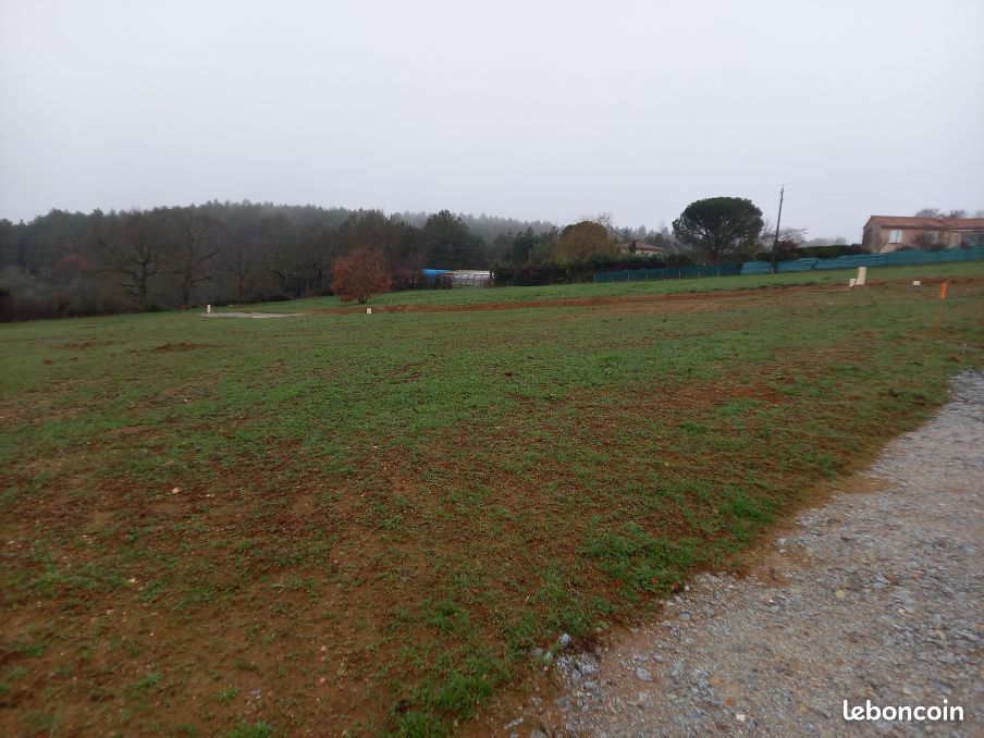 Terrain 899 m² · à Burlats · 899 m² · 55 000 €