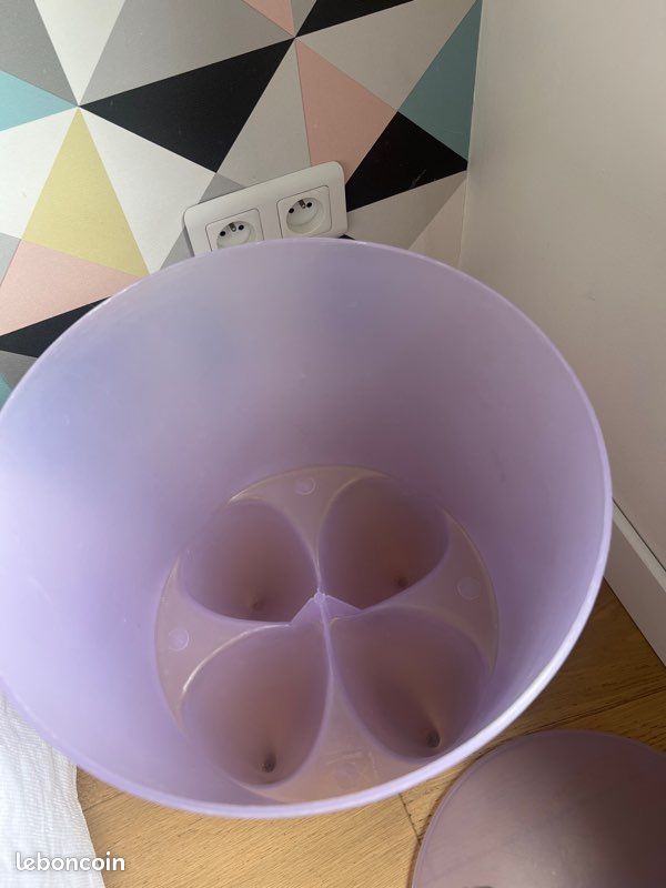 Lot de deux tabouret Starck violet givre (image 4)