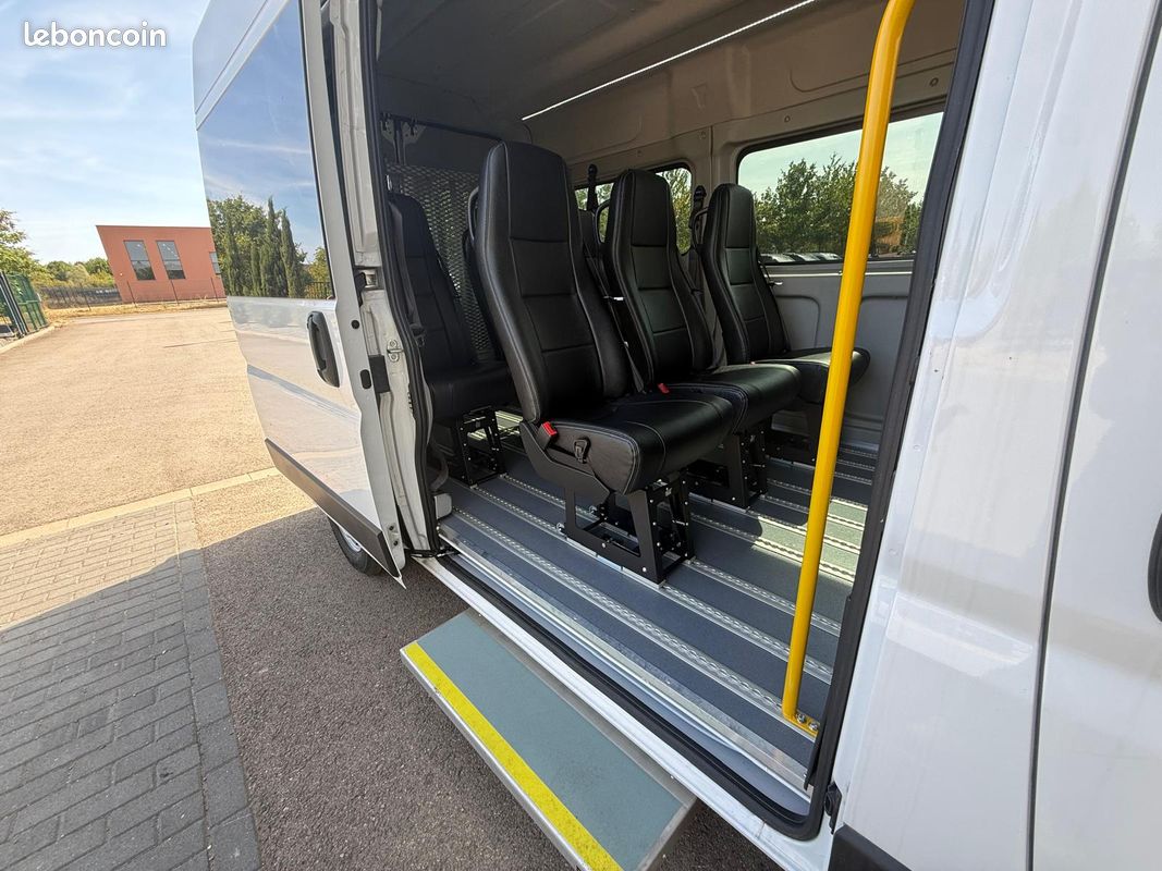 FIAT DUCATO L2H2 TPMR – Véhicule neuf – 9 Places / Jusqu'à 4 fauteuils roulants – Disponible immédiatement (image 2)