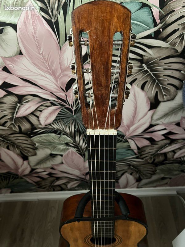 Guitare avec support (image 3)