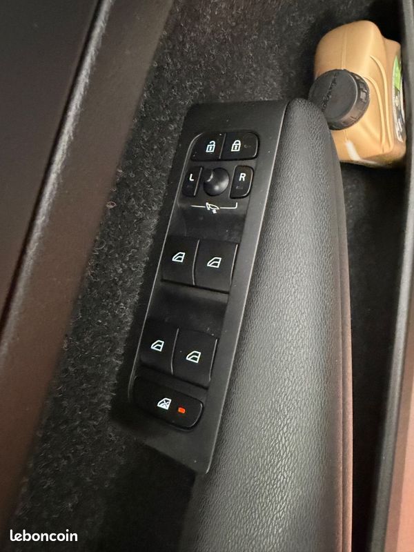 Volvo XC40 T5 Twin engine 261Ch Inscription - TVA RECUPERABLE / 1ERE MAIN / TOIT OUVRANT PANORAMIQUE / COFFRE ELECTRIQUE / CAMERA DE RECUL (image 25)