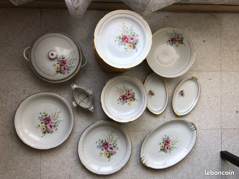 Service complet en porcelaine de Vierzon (image 2)