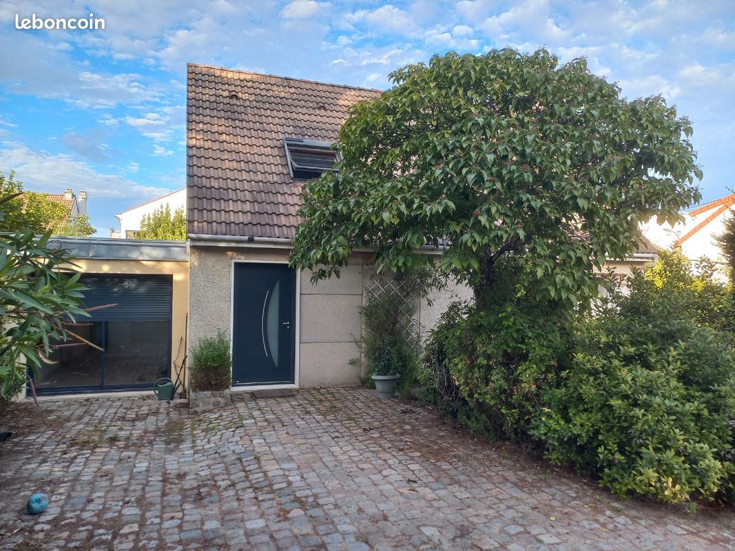Maison 5 pièces 144 m² · à Bezons · 143,7 m² · 2 050 €/mois