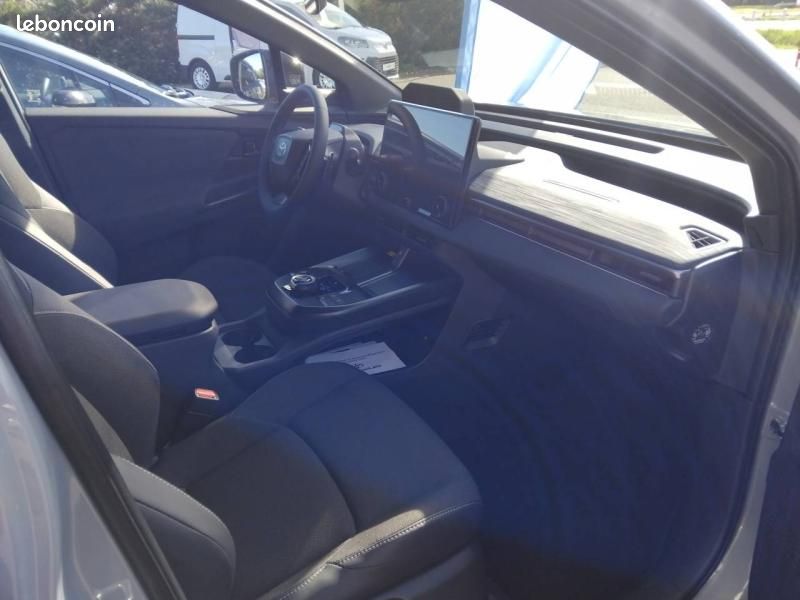 Toyota C-HR+ 224ch 77kWh Design Grande Autonomie (image 12)