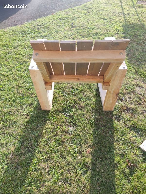 Siège en bois extérieur (image 3)