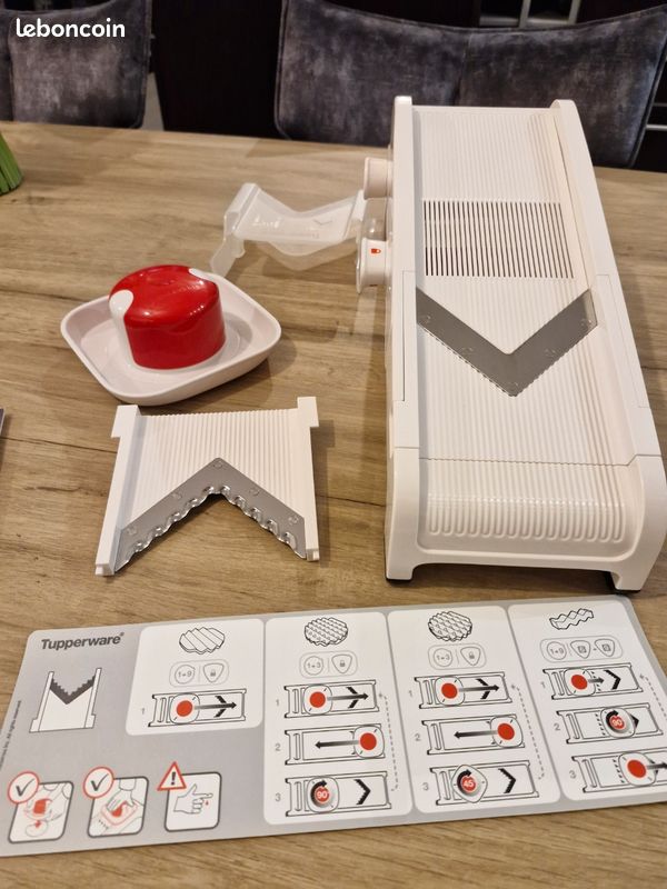 Tupperware MandoChef Complet - Hachoir Avec 2 Lames Et Livre, Occasion, Petit Défaut