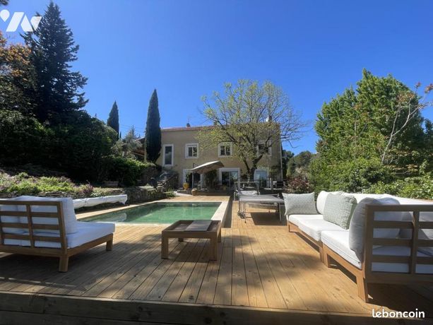 Maison 9 pièces 288 m²