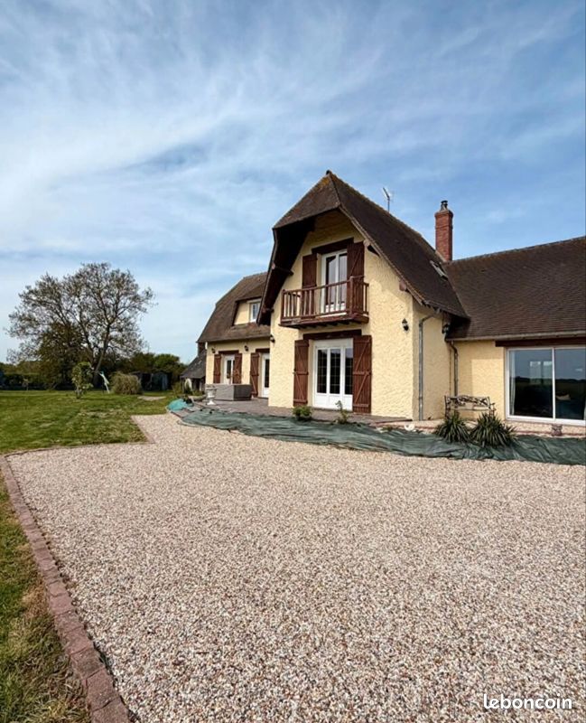 Maison 7 pièces 180 m² · à Mesnils-sur-Iton · 180 m² · 255 000 €