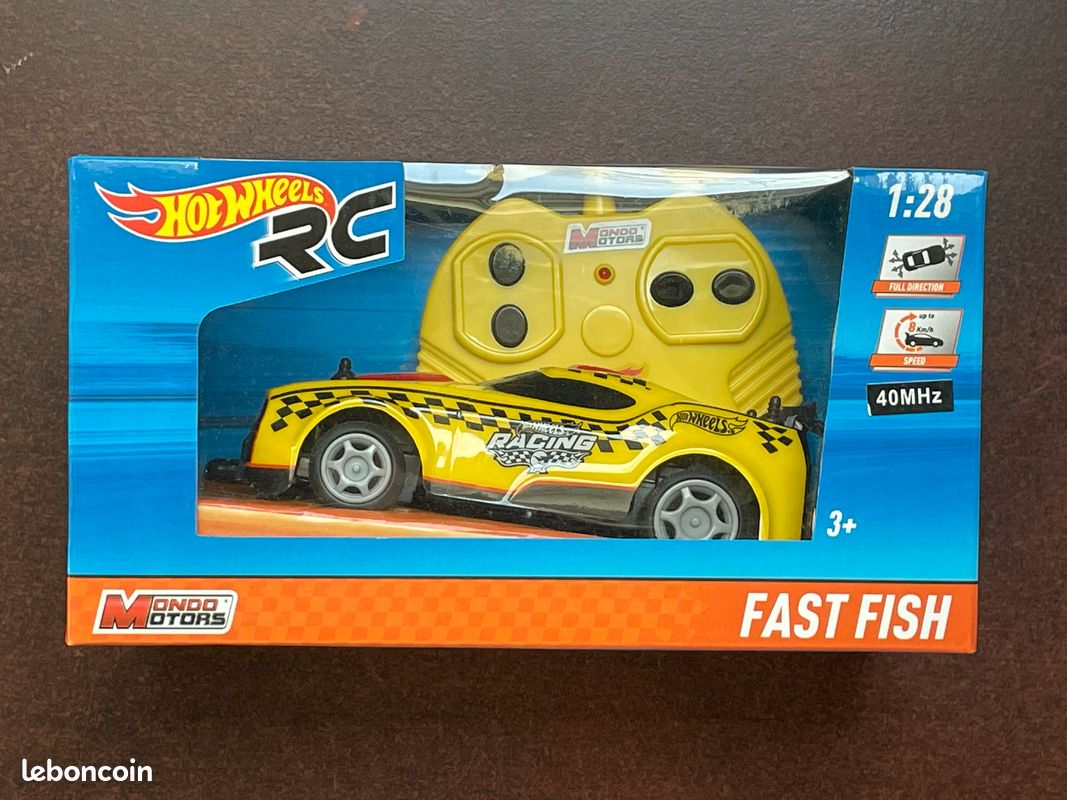 Voiture radiocommandée Hot Wheels Fast Fish (image 1)
