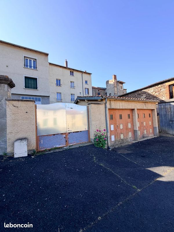 Maison 8 pièces 196 m² · à Ardes · 196 m² · 159 600 €