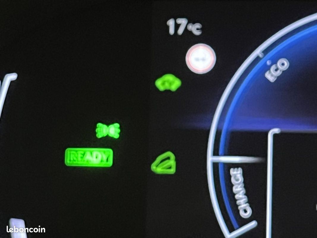 TOYOTA YARIS CROSS Hybrid 130h - BV CVT AWD-i 4X4 Design pack cargo (image 16)