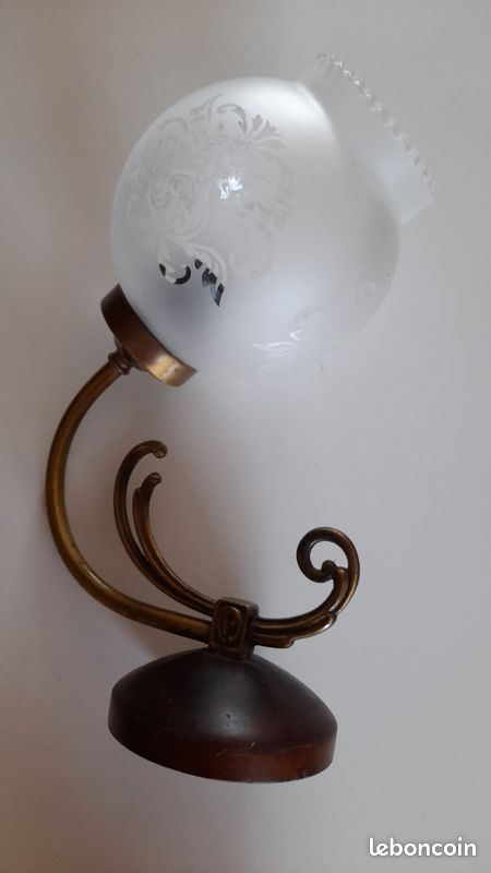 Ancienne applique murale en laiton globe en verre (image 5)