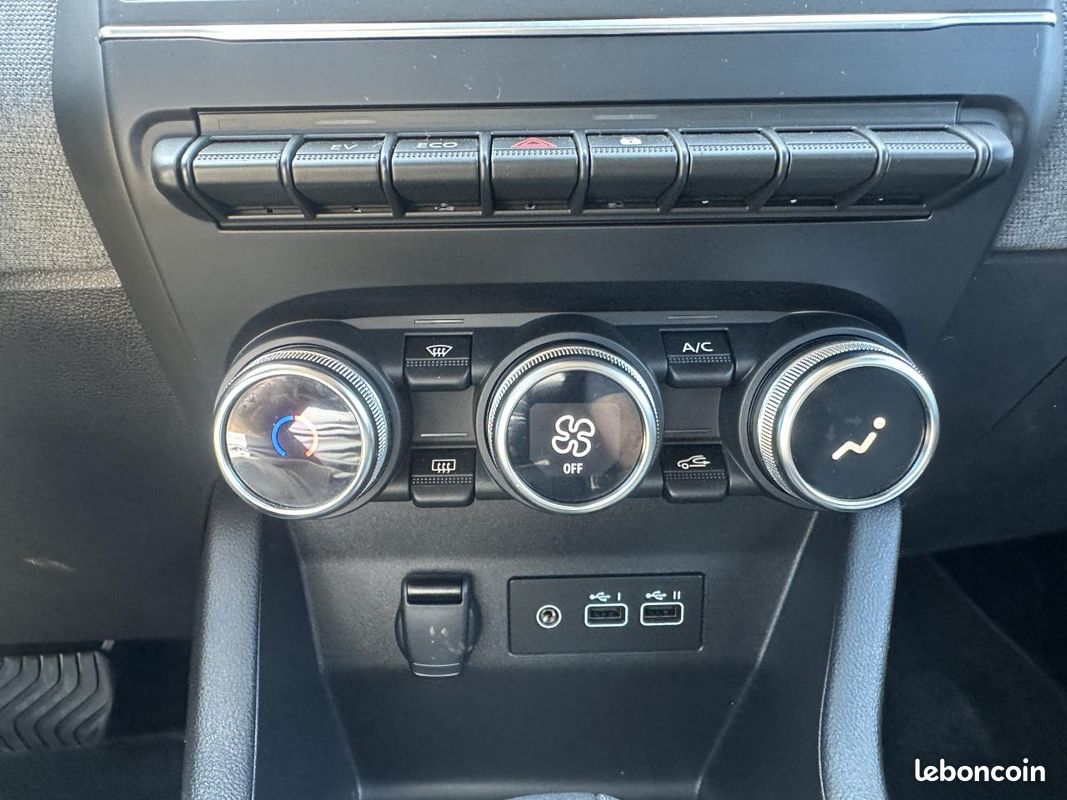 RENAULT CLIO 1.6 E-Tech Hybride - 145 - BVA multi-modes 2025 V Evolution Réversible - GARANTIE 12 MOIS (image 10)
