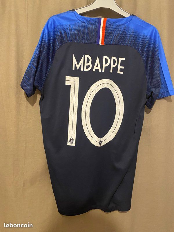 Maillot De Football France 2018/2020 Kylian Mbappé Taille S - Occasion En Très Bon état