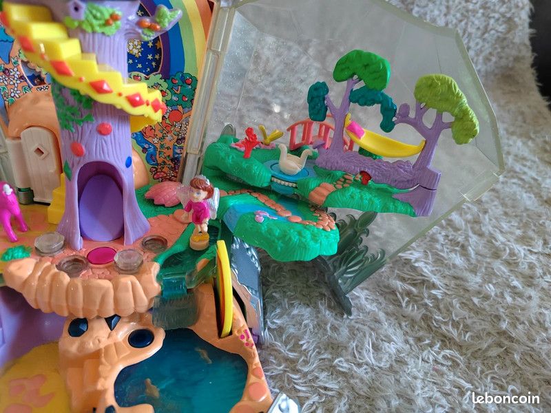 Vintage Polly Pocket diamond jeweled palace (Gebraucht) in Rickenbach ZH für CHF 20 - mit
