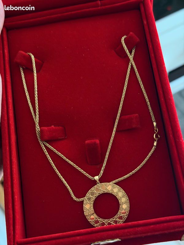 Collier en or 18 carats avec pendentif (image 3)