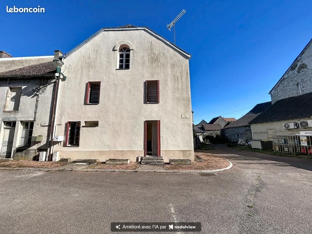 Maison 4 pièces 97 m² · à Lacanche · 97 m² · 44 900 €