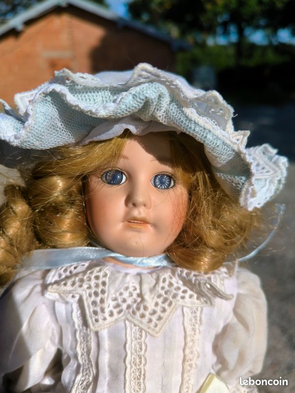 Poupée De Collection MUNDIA Les Romantiques – Porcelaine – 50 Cm – 1992