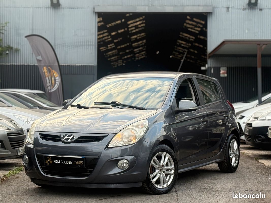 Hyundai i20 / 1.4 CRDi 90Ch / 6 Vitesses / Série WAVE / 133 481Kms / Clim / Jantes (image 8)