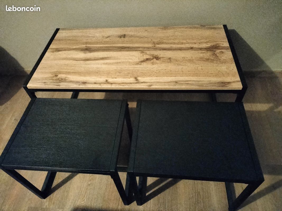 Table basseTable basse quasi neuve
Plateau en très bon état aucune marques
Quelques petites marques sur côté petites tables noir voir photos
Pour plus de renseignements ou photos ne pas hésiter (image 1)