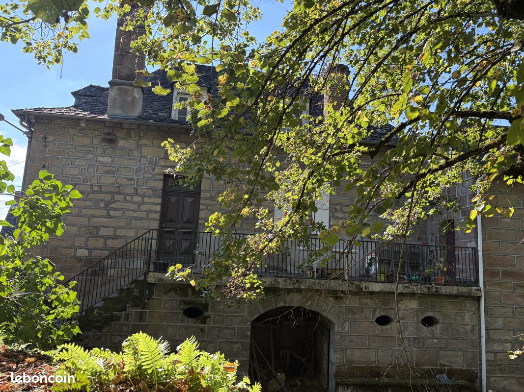 Maison 7 pièces 183 m² · à Saint-Aulaire · 183 m² · 139 500 €