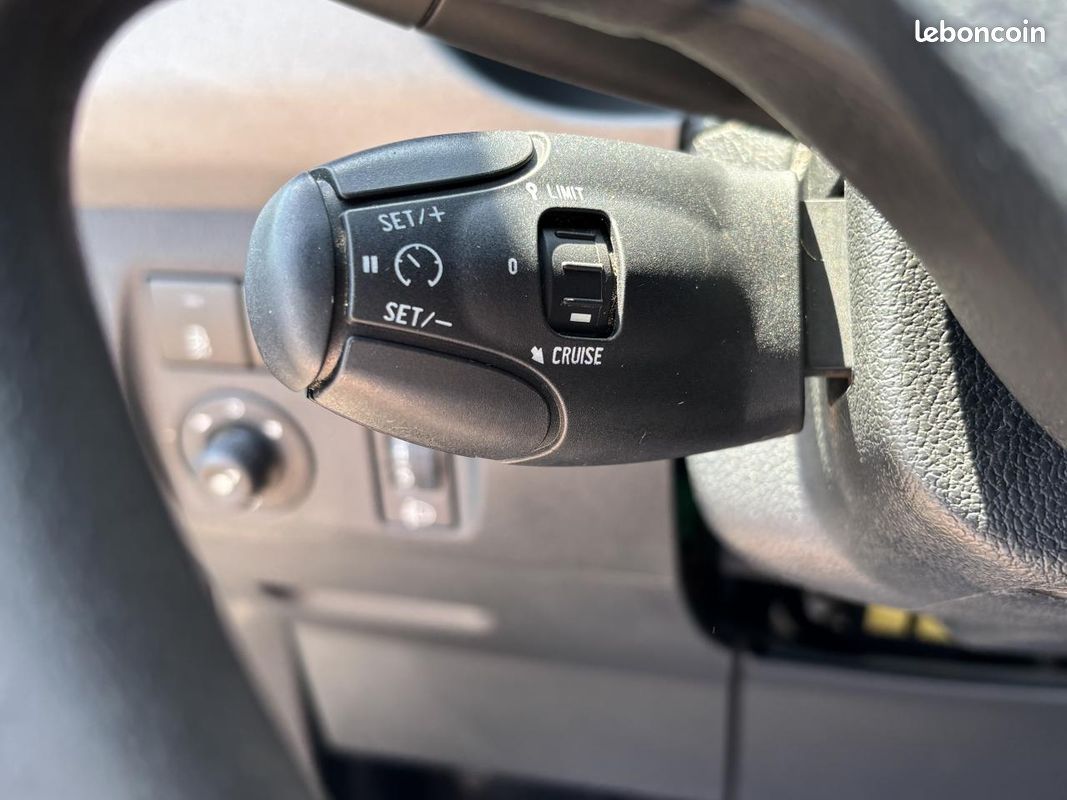 PEUGEOT PARTNER 1.6 BlueHDi 75ch Style (image 21)