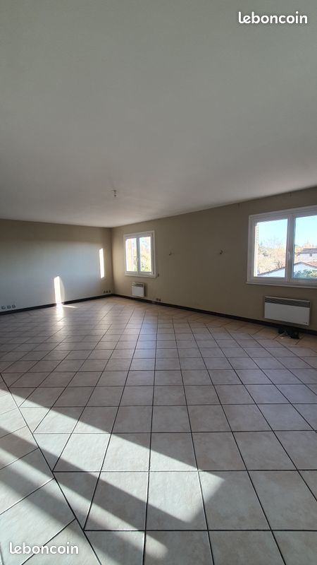 Appartement 6 pièces 130 m² · à Monteux · 130 m² · 1 250 €/mois