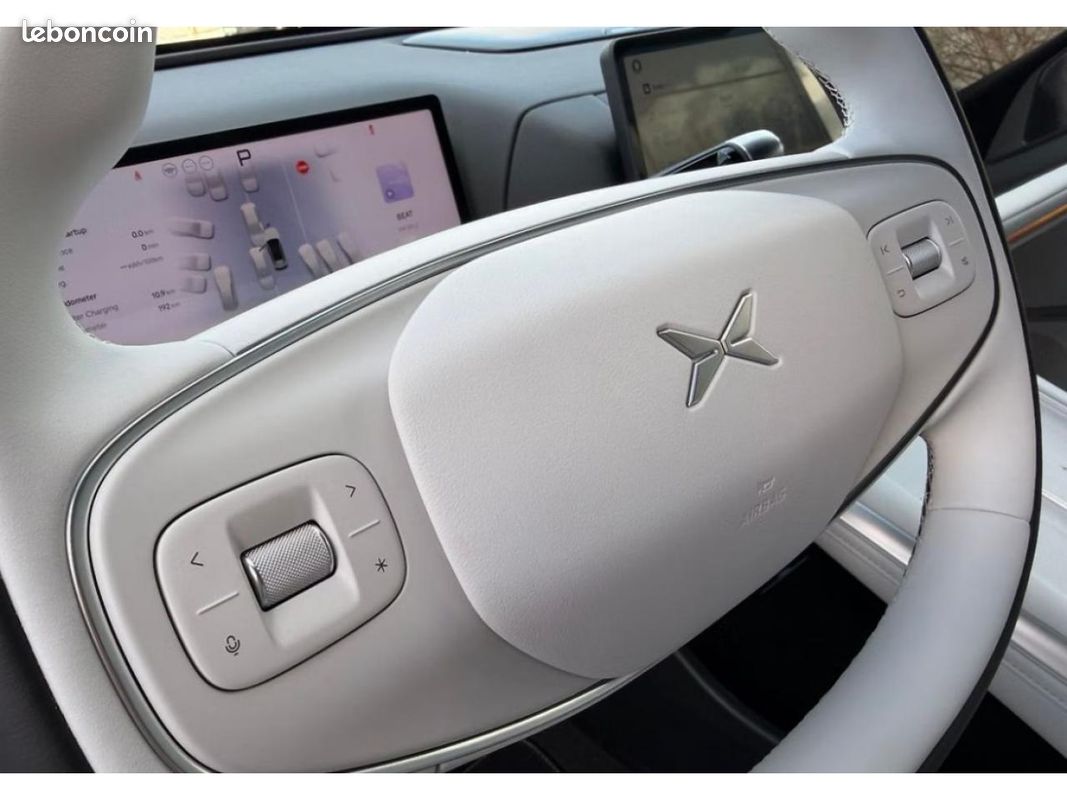 Xpeng g9 575 awd performance 93.1 kwh black edition / cuir diamant / attelage / sieges massants / audio dynau (image 20)