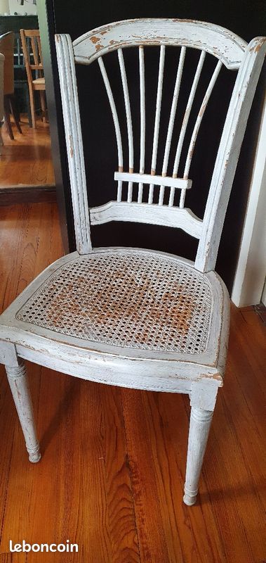 4 chaises cannées anciennes (image 1)