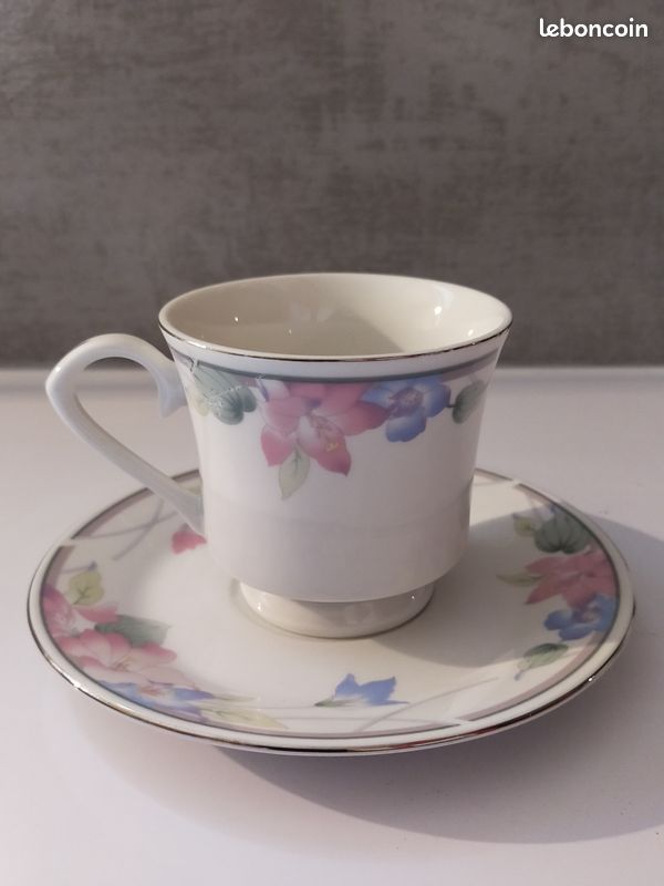 7 tasses et sous-tasses à café ou thé en porcelaine fleuries à bords argentés (image 5)