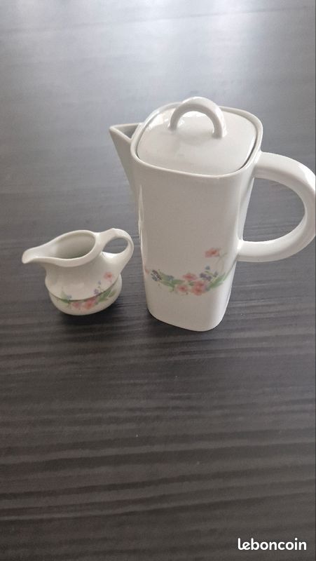 Théière et pot a lait porcelaine Scherzer (image 1)