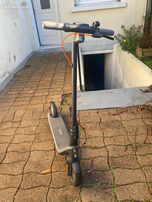 Trottinette électrique ninebot (image 1)