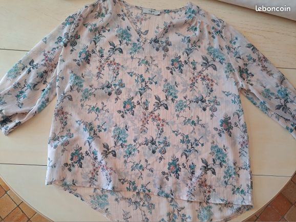 Corsage fleuri délicat T42 (image 1)
