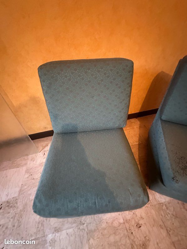 Fauteuils + pouf (image 2)