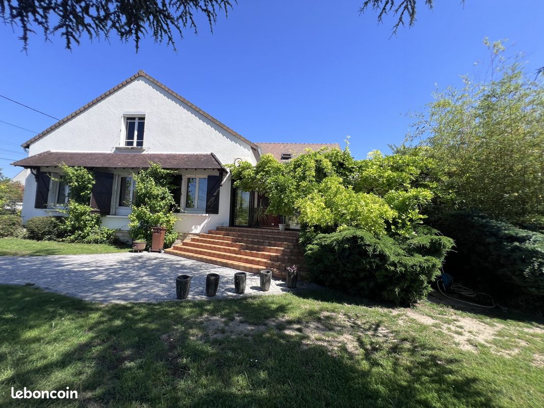 Maison 8 pièces 280 m² · à Osny · 280 m² · 665 600 €