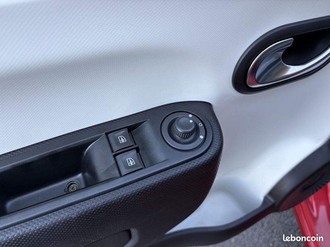 RENAULT TWINGO III 0.9 Energy TCe - 90 E6C BERLINE Intens (image 11)