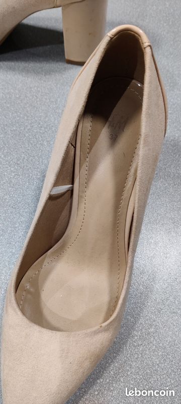 Escarpins Beige Effet Daim Pointure 37 - Occasion - Talons élégants Pour Femme