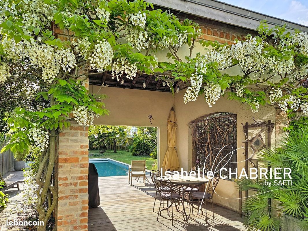 Maison 9 pièces 208 m² · à La Flèche · 208 m² · 440 000 €