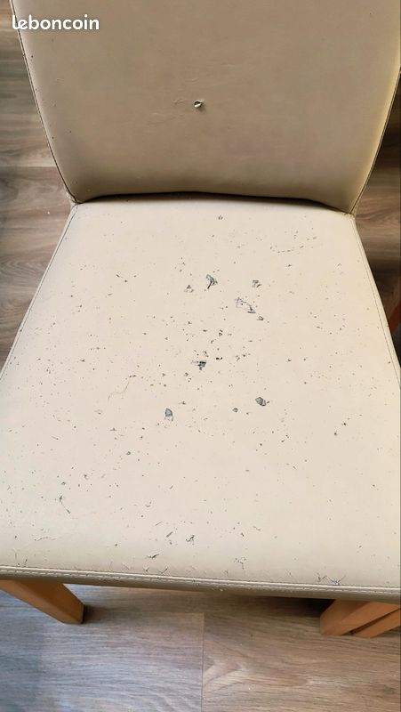 1 chaise coloris taupe (image 2)