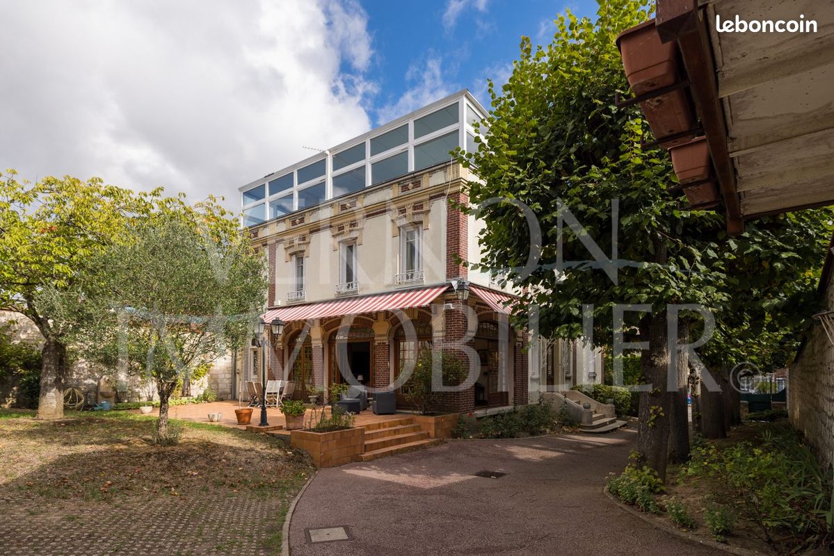 Maison 11 pièces 300 m² · à Vernon · 300 m² · 824 000 €